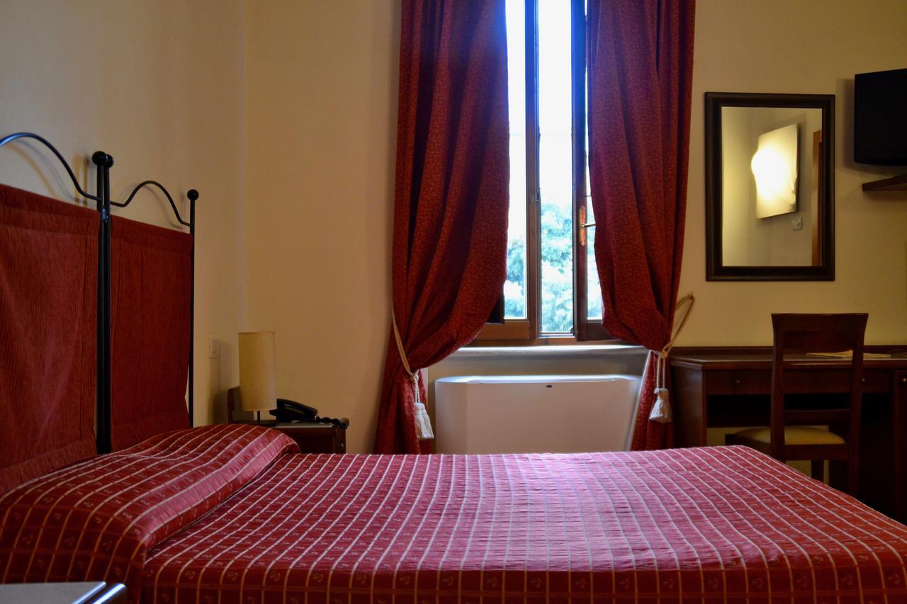 Hotel Italia Foligno Exterior photo