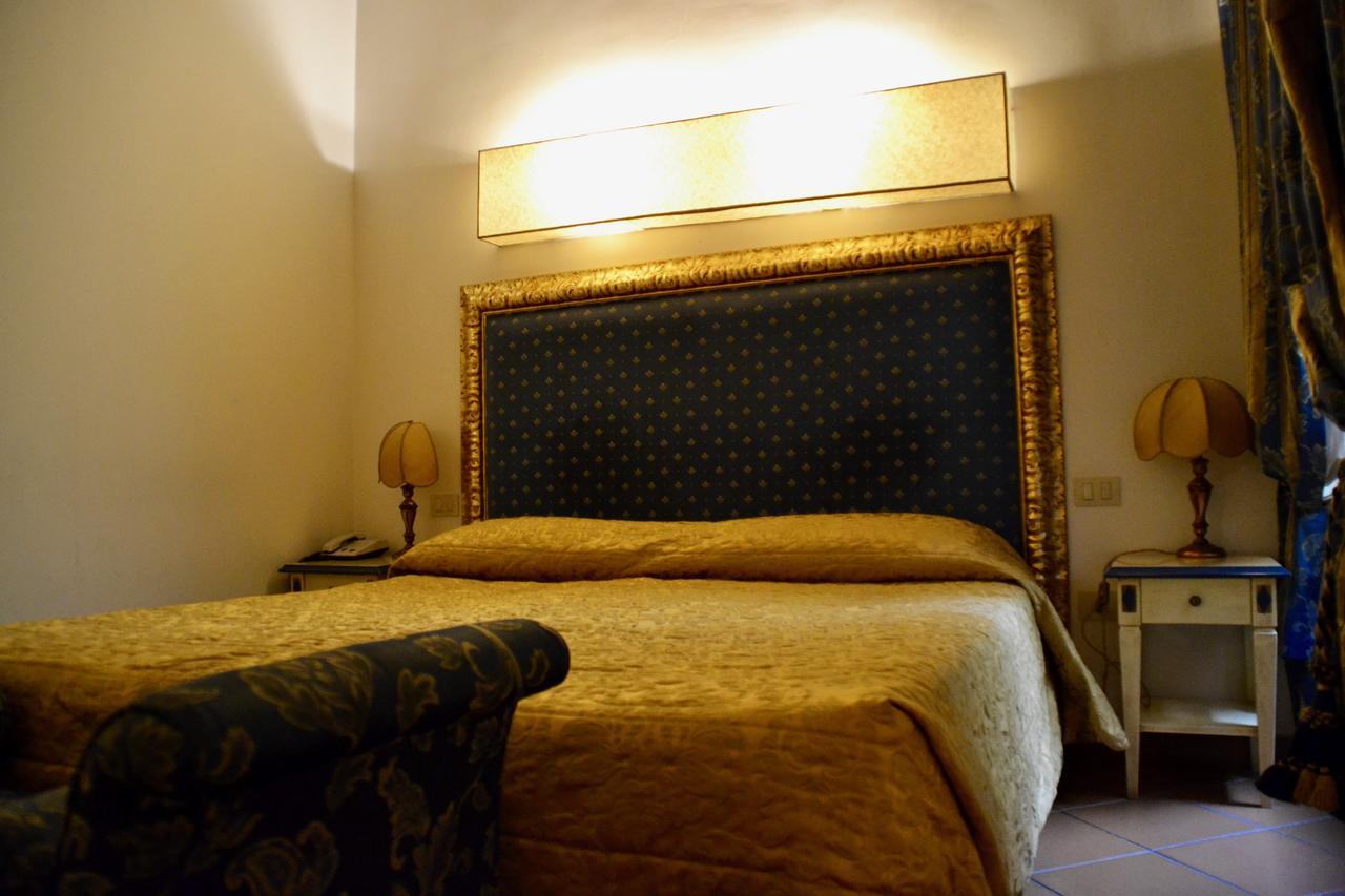 Hotel Italia Foligno Exterior photo