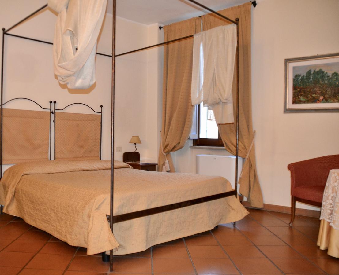 Hotel Italia Foligno Exterior photo
